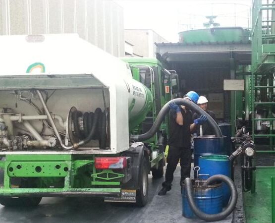 CAMBIO DE ACEITE 14 retiro aceite e1753856735988